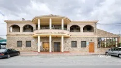 Hostal Restaurante Labella S.L, restaurant in La Calahorra
