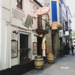 Xampanyeria la fusta, restaurant a Calella