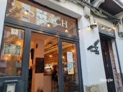Restaurante La Fábrica Craft Bar Smach Taproom - Santander