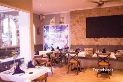 Restaurante Calle Iris, Edificio Jardines Tropical - Marbella