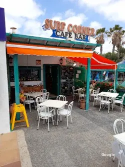 Surf Corner Cafe Bar, restaurant in Teguise
