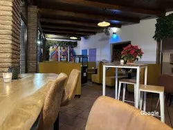 BAR LOS LEONES, restaurant in Ojén