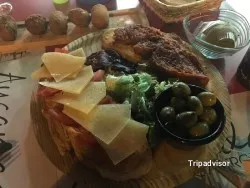 Aucanada Gastrobar, restaurant in Arganda del Rey
