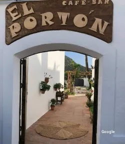 Café Bar El Portón, restaurant in Barbate