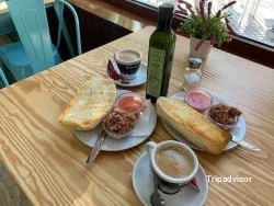Restaurante Goycob 'Cafeteria Roldan Almodovar' - Almodóvar del Río