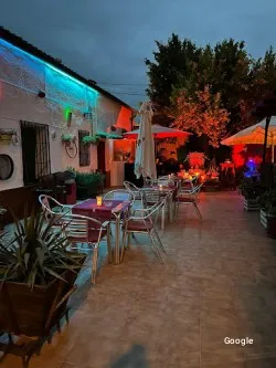 Bar Restaurante Casa Carlos, restaurant in Monreal del Llano