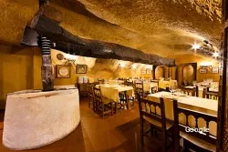 Restaurante Bodega La Cueva - Mucientes