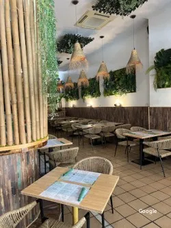 Aloha Food & Lounge, restaurant a Moncada