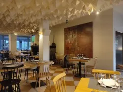 Area Adelma, restaurant a Entrambasaguas