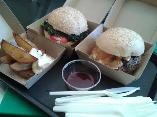 Photo by Burger Station