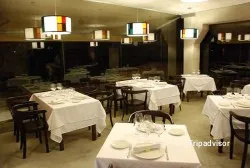 Ravonibus restaurant, restaurant a Cornellà del Terri