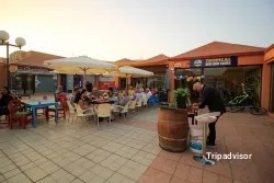 Dino Latino's Bar, restaurant a Antigua