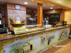 Restaurante La Font Menjars - La Torre de les Maçanes