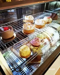 Restaurante CAKE Cafetería-Pastelería francesa by New Aristocrats con 80´s music - Valencia
