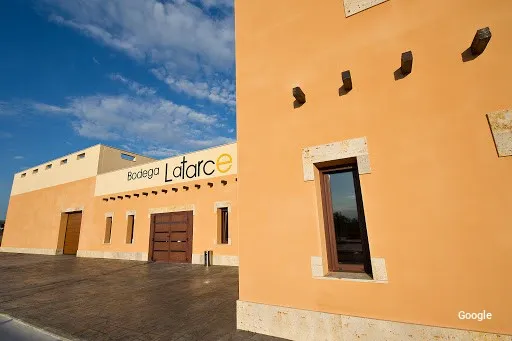 Photo by Bodega Latarce