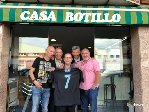 Photo by Casa Botillo