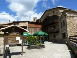 Alberg Can Cortina, ristorante a Josa i Tuixén