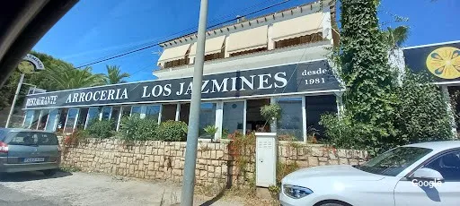 Photo by Los Jazmines