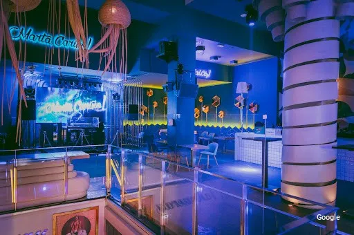 Photo by Larios Cafe
