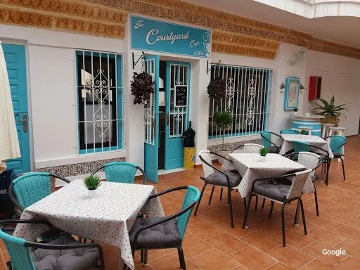 Foto de The Courtyard Café