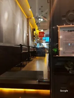 Atípico Food & Drinks, restaurant in Santander