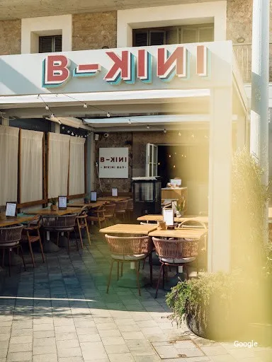 Foto de B-KINI BAR