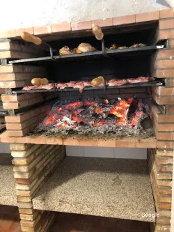 Merendero Rutas Garganta de Los Infiernos, restaurant a Jerte